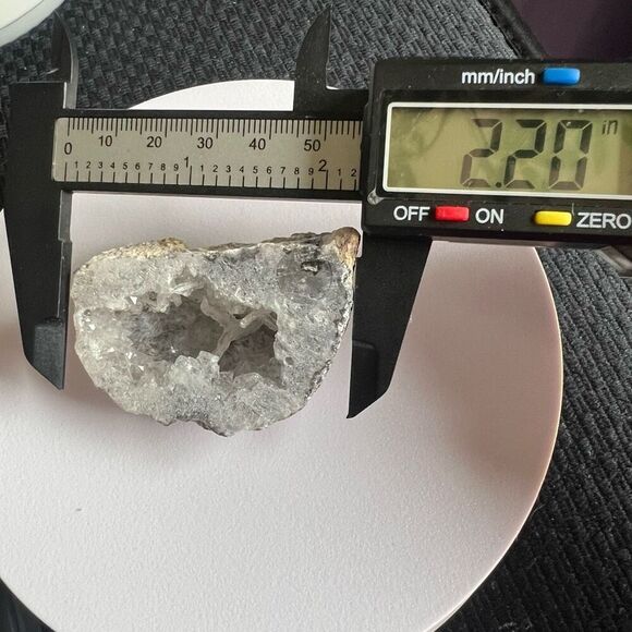 Natural Sugar Quartz‎ Geode - Picture 8 of 12